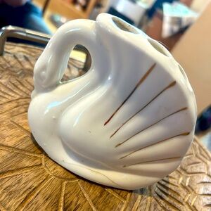 Elegant White Swan Vase/toothbrush holder.